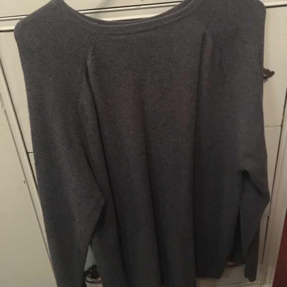 Mossimo sweater - Picture 2 of 3